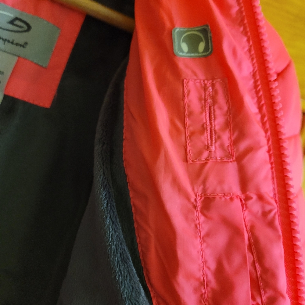 Kid's Coat - Picture 3 of 11